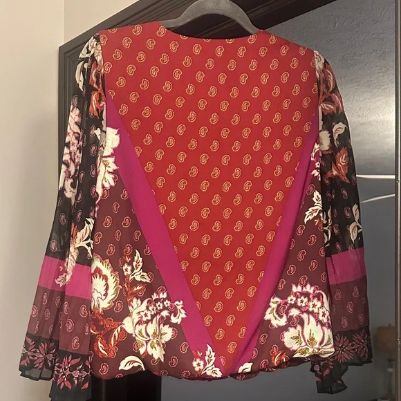 White House Black Market blouse - Picture 4 of 4